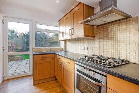 3 bedroom semi-detached house to rent, Hilley Field Lane, Fetcham