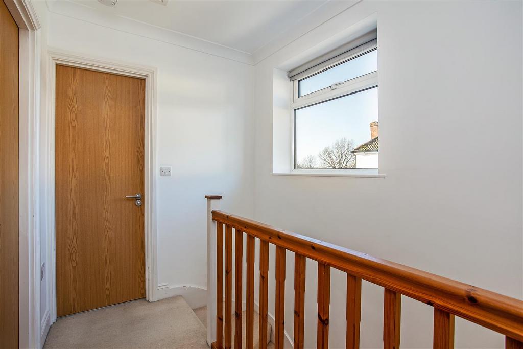 31 Hilley Field Lane 290632 - (10).jpg