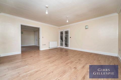 5 bedroom detached house to rent, The Drive, Ickenham, UB10