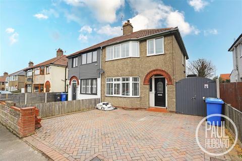 Monckton Avenue, Oulton Broad, NR32