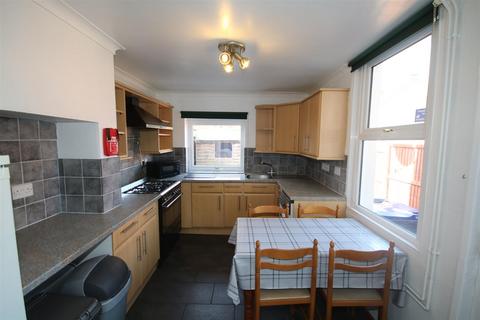 4 bedroom end of terrace house for sale, Gordon Road, Canterbury