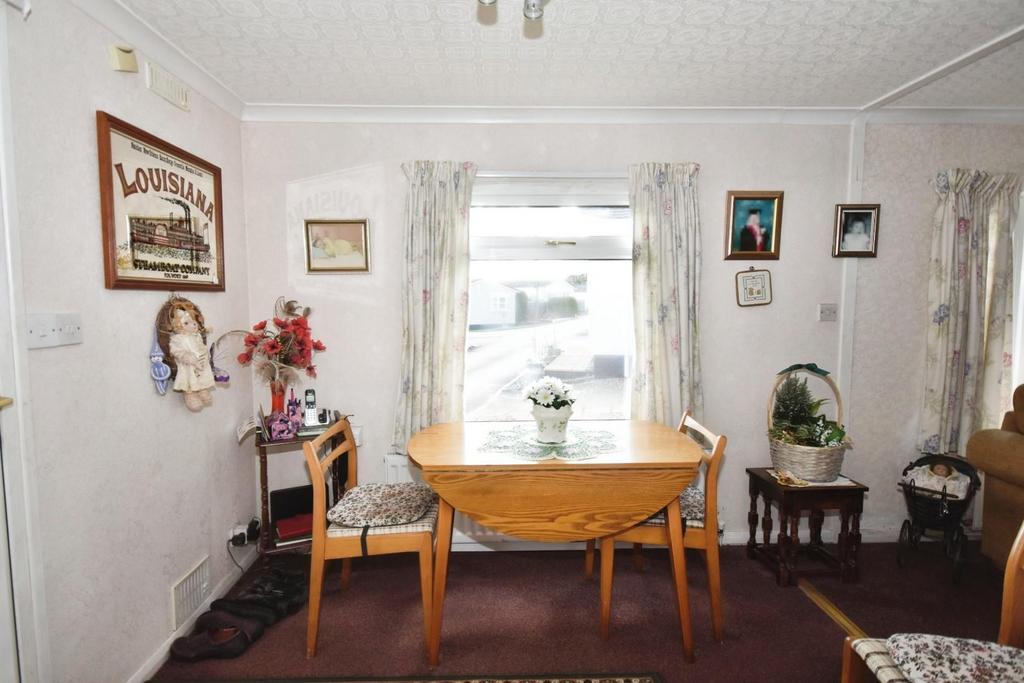 Dining room.jpg