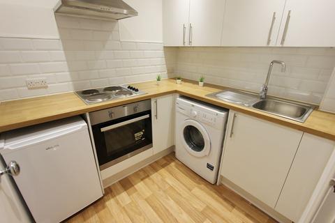 1 bedroom flat to rent, Albert Street, Edinburgh EH7