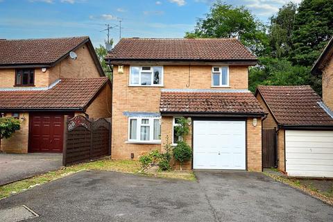 Berkeley Close, Cliftonville, NN1