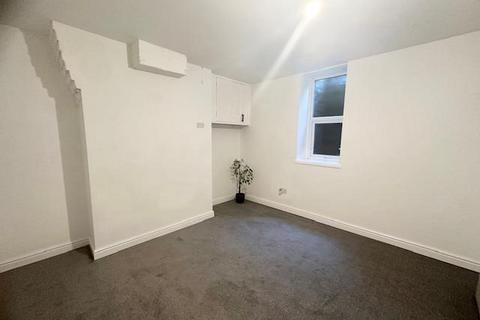 3 bedroom terraced house for sale, Emscote Avenue, Bell Hall, Halifax