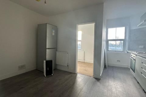 2 bedroom flat for sale, Third Floor Flat, 13B Woodgrange Road, Forest Gate, London, E7 8BA