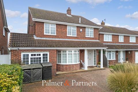 19 Ashes Close, Walton On The Naze, CO14 8TZ