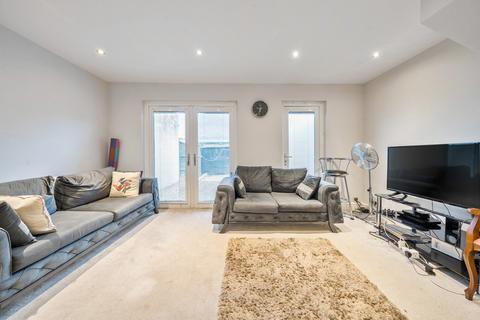 64 Peerless Drive, Harefield, Uxbridge, UB9 6JG