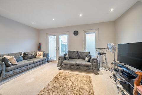 64 Peerless Drive, Harefield, Uxbridge, UB9 6JG
