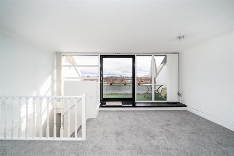 2 bedroom apartment for sale, Rowley Way, St John's Wood NW8