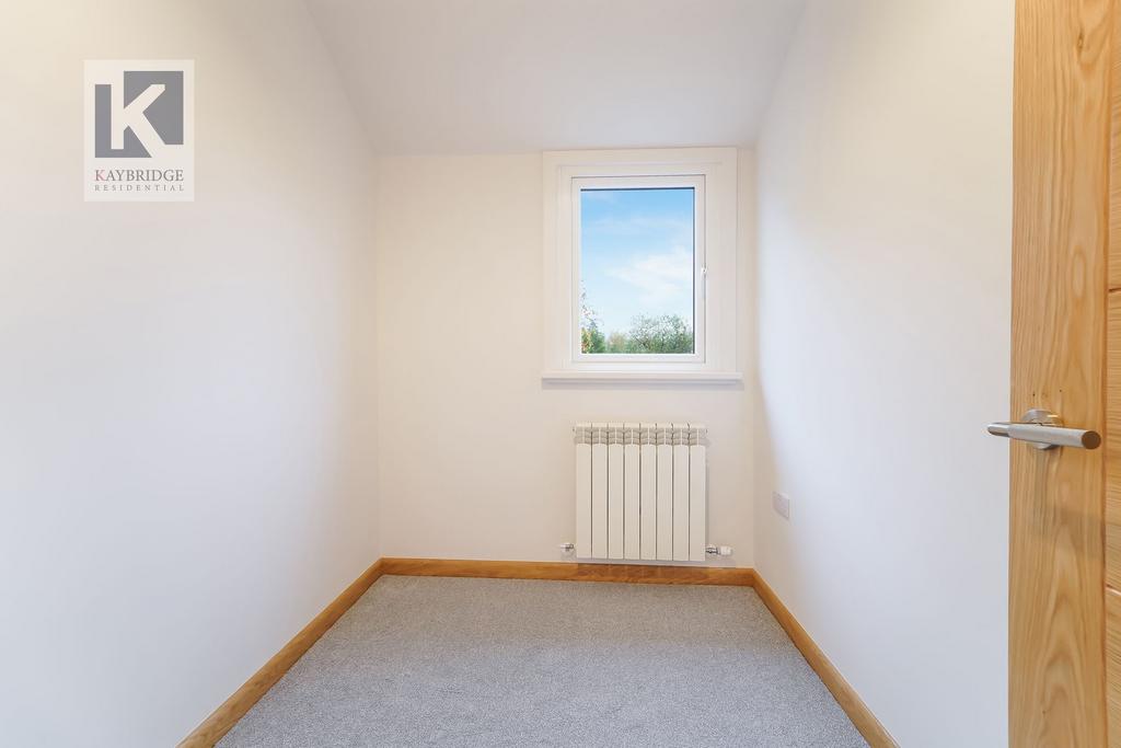 Ewell Park Way, Ewell - KT17 2 NP