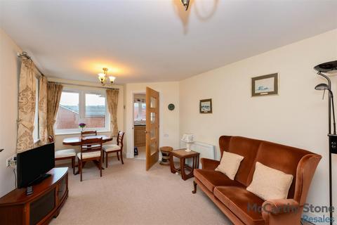 2 bedroom apartment for sale, Goodes Court, Baldock Road, Royston