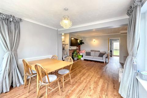 8 Broadfields Close, Gislingham, Eye, IP23 8HY