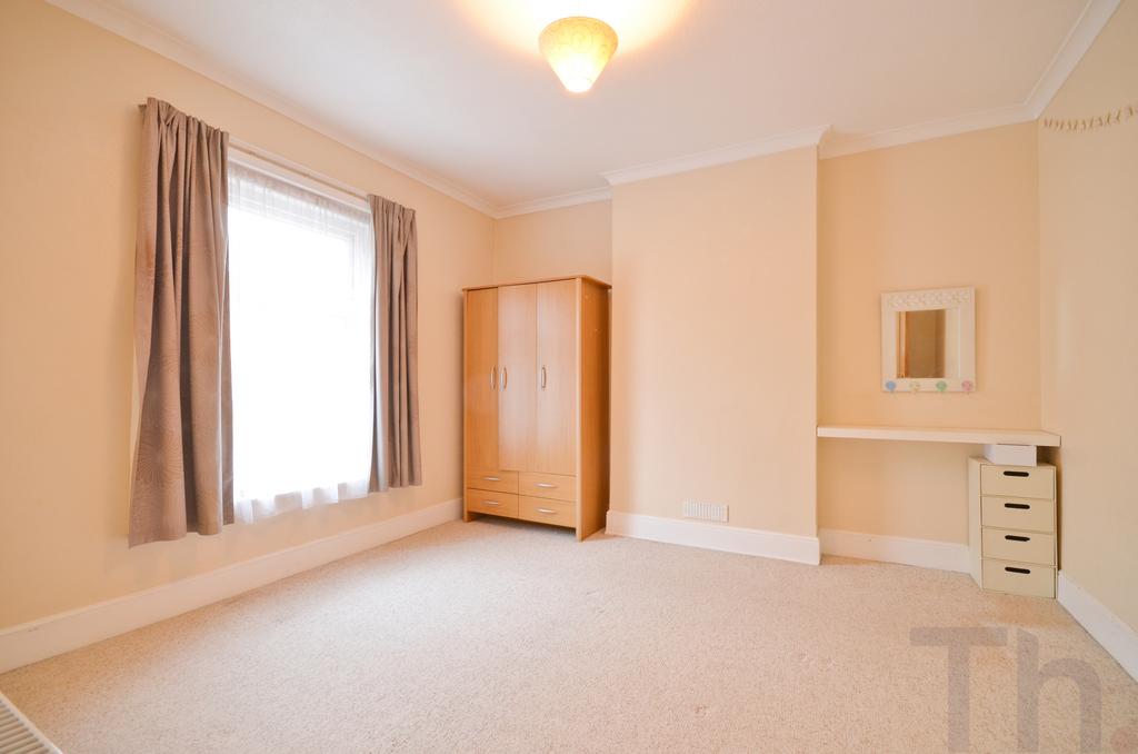 Bedroom 1 - Cowes - Isle of Wight Letting Agents.J