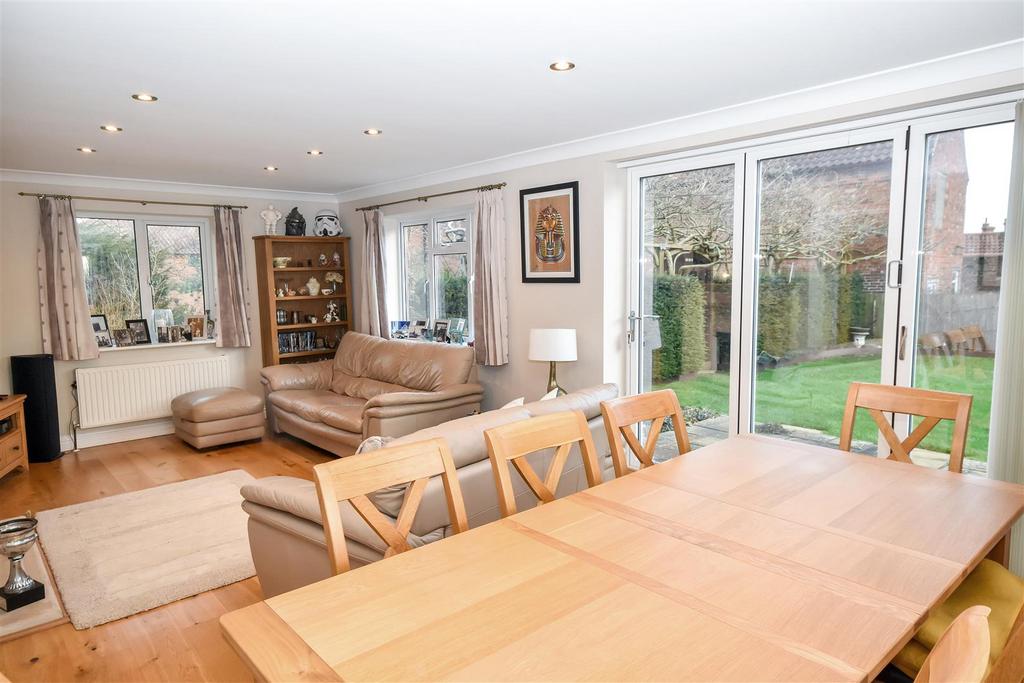 Family and dining room