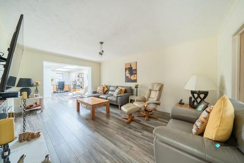 3 bedroom detached house for sale, Eastmoor Park Crescent, West Cross, Swansea