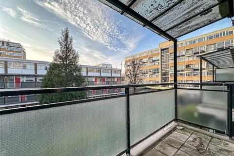 3 bedroom apartment for sale, Churchill Gardens, London, SW1V