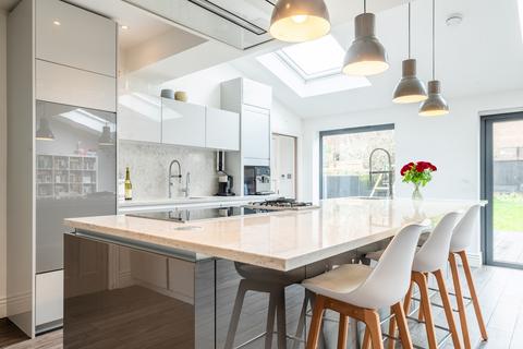 7 Birdhurst Gardens, South Croydon, CR2 7DT