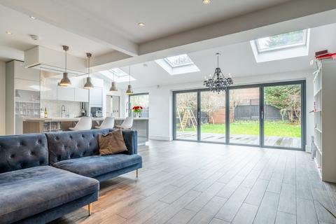 7 Birdhurst Gardens, South Croydon, CR2 7DT