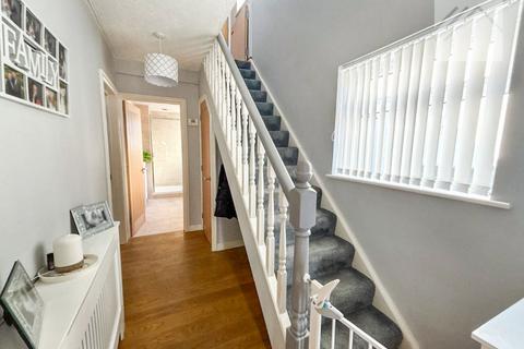 3 bedroom semi-detached house for sale, Leigh Beck Lane, Canvey Island