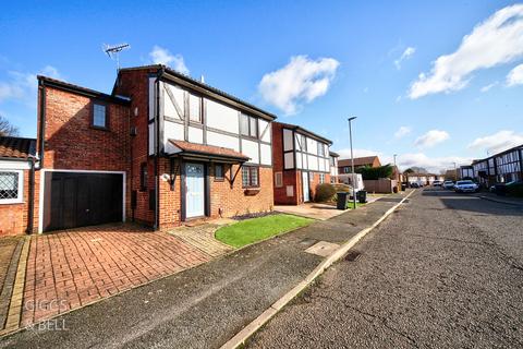 Corbridge Drive, Luton, Bedfordshire, LU2