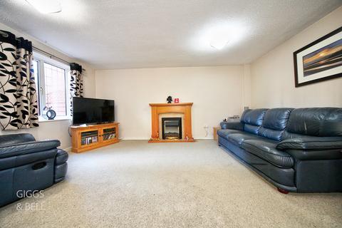 11 Corbridge Drive, Luton, LU2 9UF