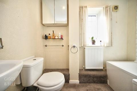 11 Corbridge Drive, Luton, LU2 9UF
