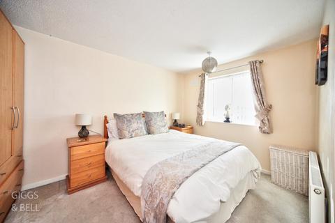 11 Corbridge Drive, Luton, LU2 9UF