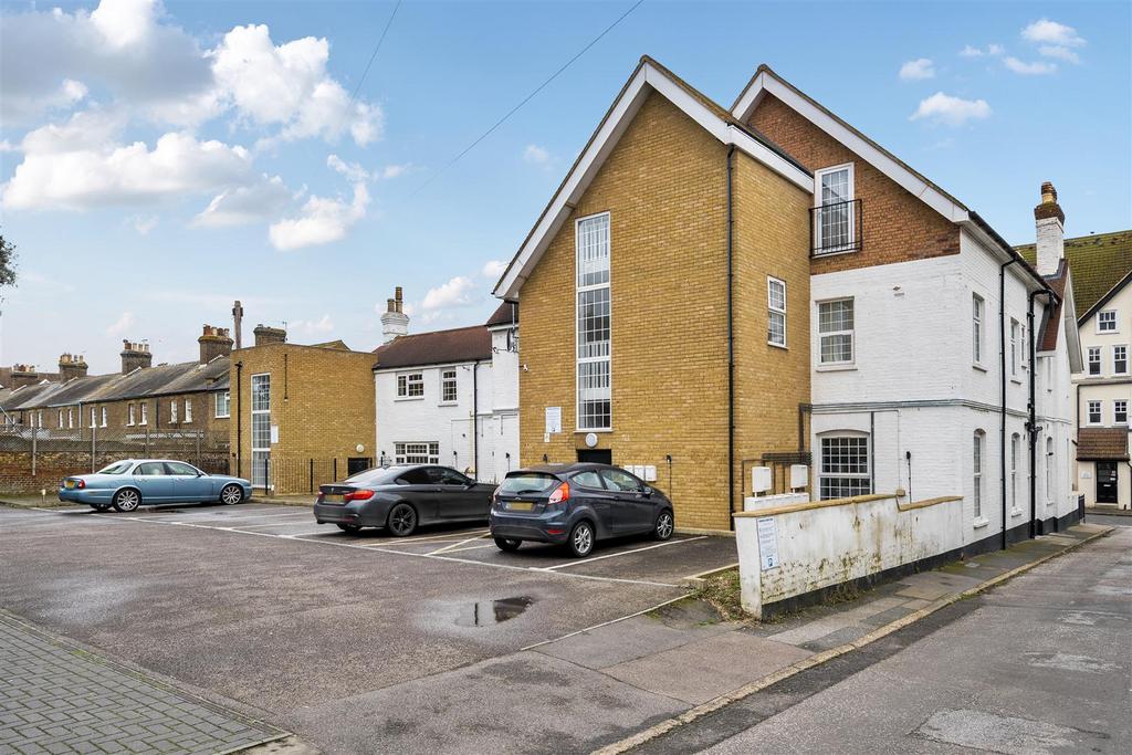 1 Bedroom Flat for sale in Westgate by Guildcrest