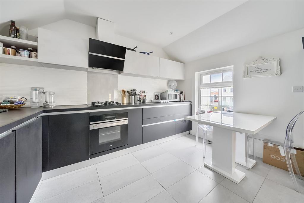 1 Bedroom Flat for sale in Westgate by Guildcrest