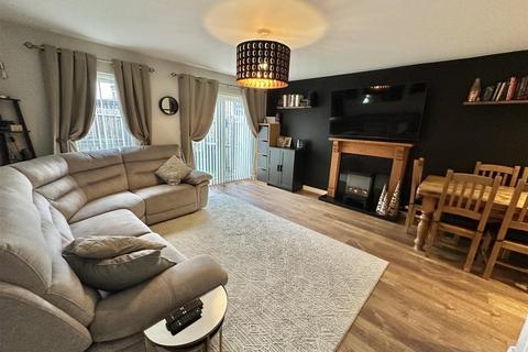 3 bedroom end of terrace house for sale, Leeds Old Road, Batley