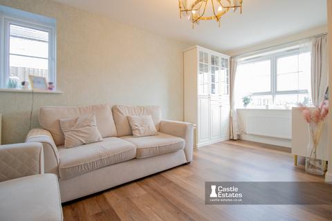 3 bedroom semi-detached house for sale, Henshaw Drive, Bingham, NG13 7AN