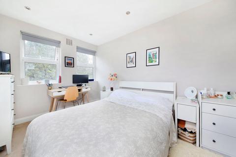 2 bedroom flat to rent, Earlsfield Road, Wandsworth, London