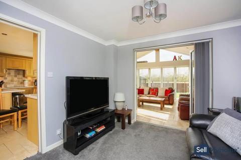 5 bedroom detached house for sale, Hogarth Road, Leicester, LE4