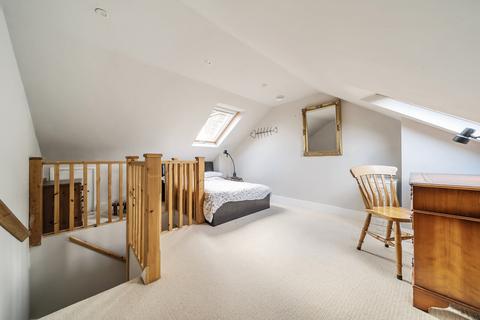 3 Harts Yard, Godalming, GU7 1AS