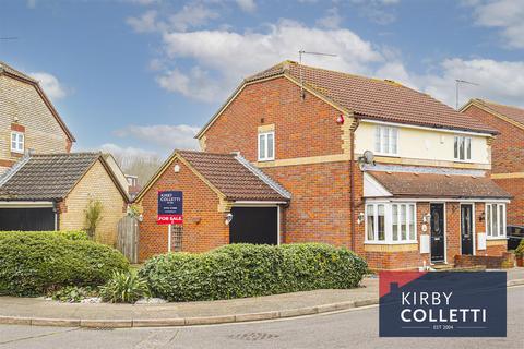 39 Denny Gate, Cheshunt, Waltham Cross, EN8 0XF