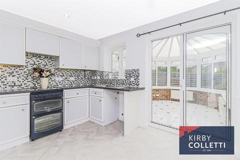39 Denny Gate, Cheshunt, Waltham Cross, EN8 0XF
