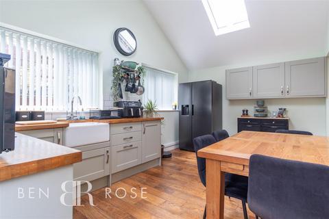 8 Barleyfield, Bamber Bridge, Preston, PR5 8JQ