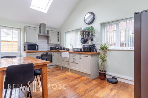 8 Barleyfield, Bamber Bridge, Preston, PR5 8JQ