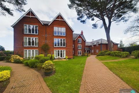 2 bedroom apartment to rent, Comber Grove, Stourbridge DY7