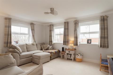 18 Burrage Road, Redhill, RH1 1TL