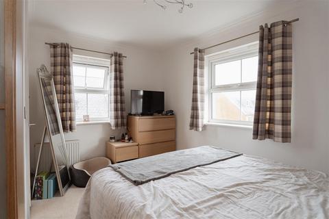 18 Burrage Road, Redhill, RH1 1TL