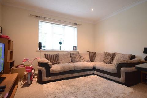 2 bedroom flat to rent, Kings Ride, Camberley, GU15