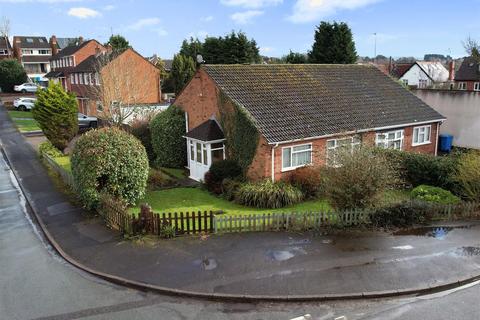 2 bedroom semi-detached bungalow for sale, Maple Close, Kinver, Stourbridge