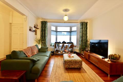 37 Shingrig Road, Nelson, Treharris, CF46 6DY
