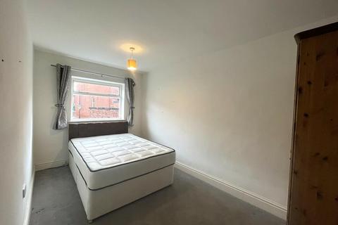 2 bedroom flat to rent, London, SE13