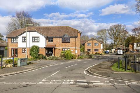 2 bedroom retirement property for sale, Pitson Close, Addlestone KT15