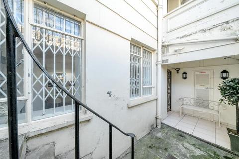 Studio for sale, Notting Hill,  London,  SW7,  SW7