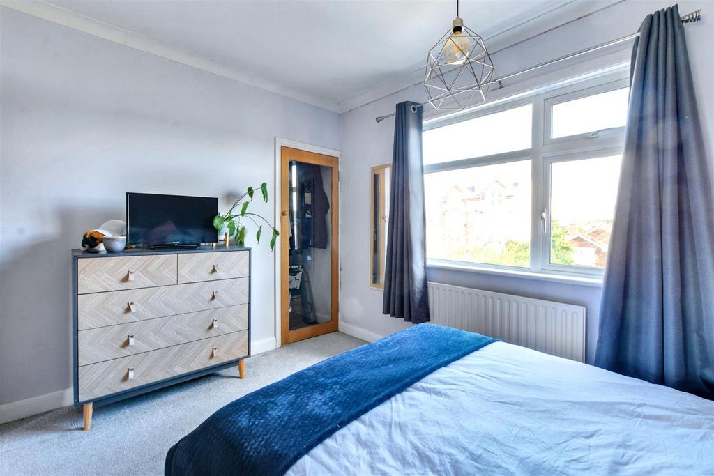 Bedroom 1 3.jpeg