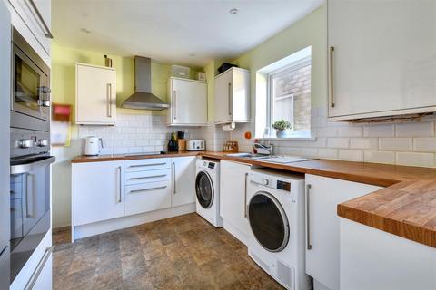 5 Abbots Close, Daybrook, Nottingham, NG5 6AU